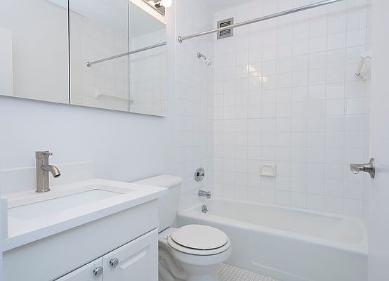 1st image of 230 W 55th St APT 3H
