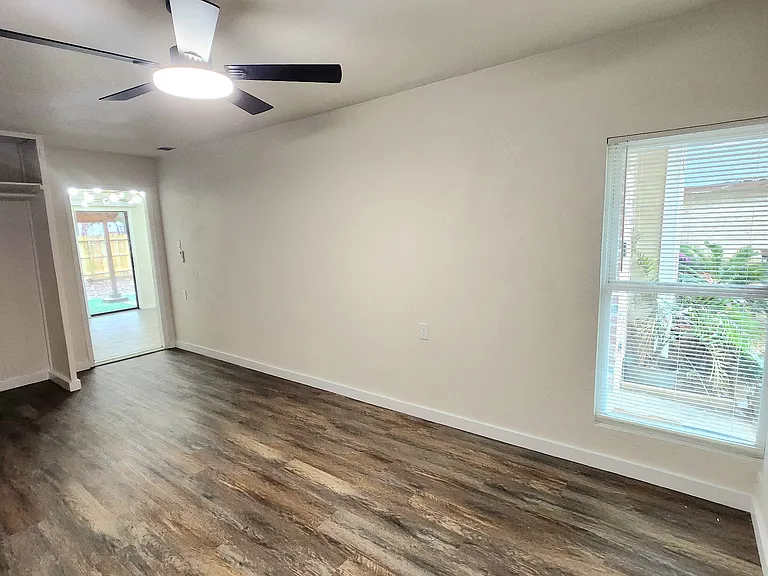 10045 Emerald Creek Dr — Photo 13