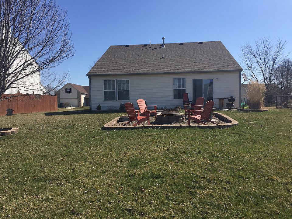 2nd image of 898 Tyne Cir