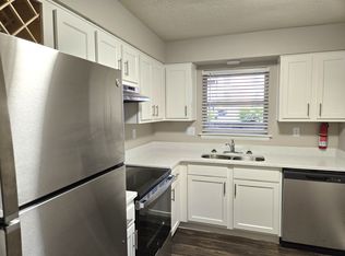 102 Saint Francis Ct APT 14, Louisville, KY