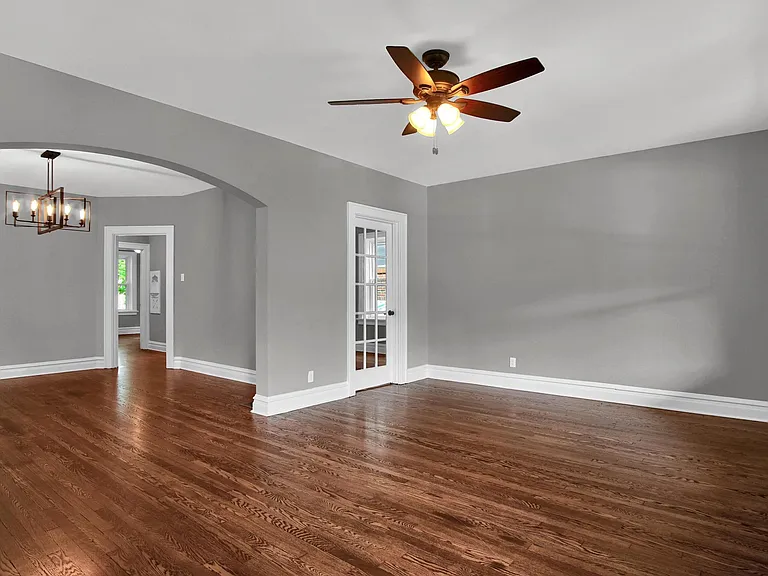 5047 Mardel Ave — Photo 7