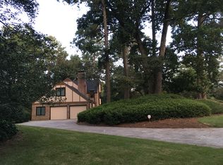 565 Valley Hall Dr, Sandy Springs, GA 30350