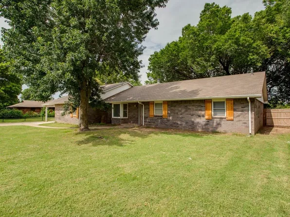 4212 Unruh Dr, Enid, OK 73703