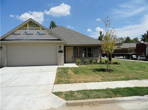 1st image of 2624 Barcelona Ave