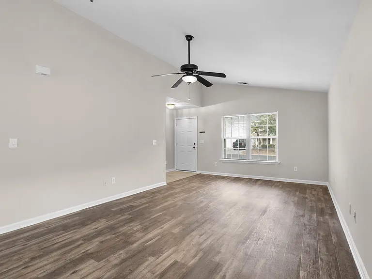 869 Silvercrest Dr — Photo 6