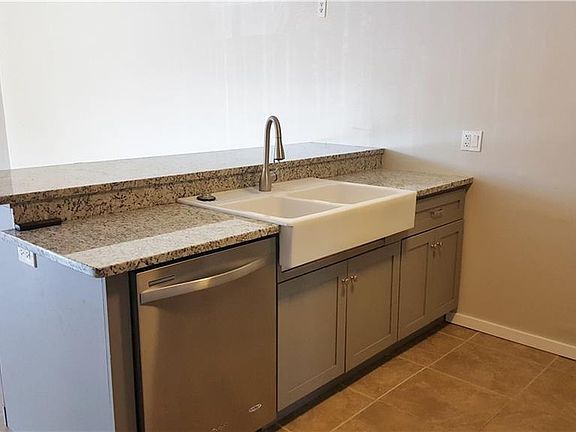 5th image of 5688 Foxlake Dr