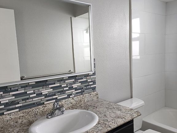 5th image of 144 Maryland Ave APT 2