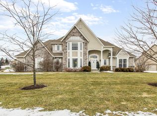 N54W20834 Carters Crossing Cir, Menomonee Falls, WI 53051