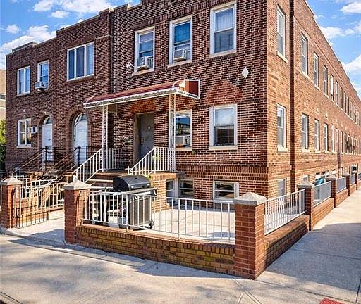 2nd image of 1202 Avenue I