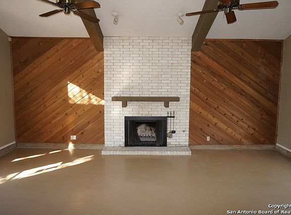 3rd image of 11926 Briarpath Dr