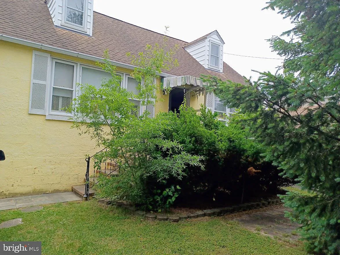 1819 Division Rd photo 1