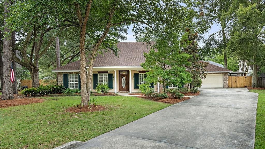 16 Loblolly Ct, Mandeville, LA 70448 MLS 2403747 Zillow