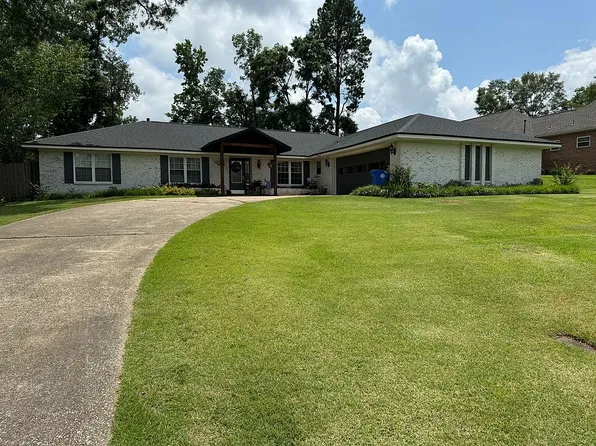 227 Deer Run Dr, Prattville, AL 36067