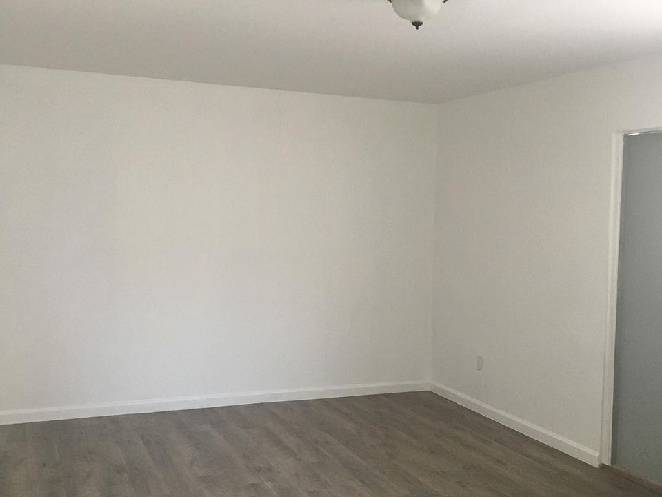 2nd image of 6620 1/2 Kester Ave