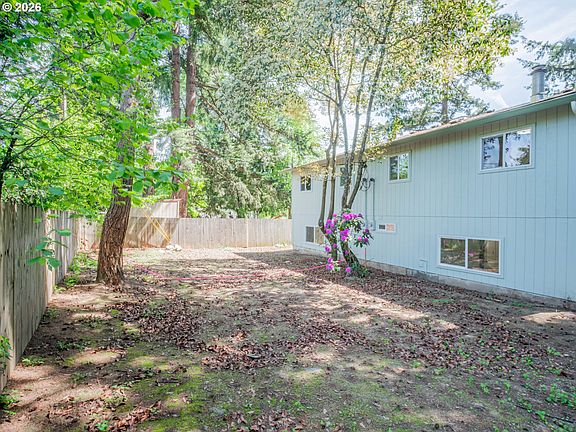 5th image of 16935 NE Glisan St