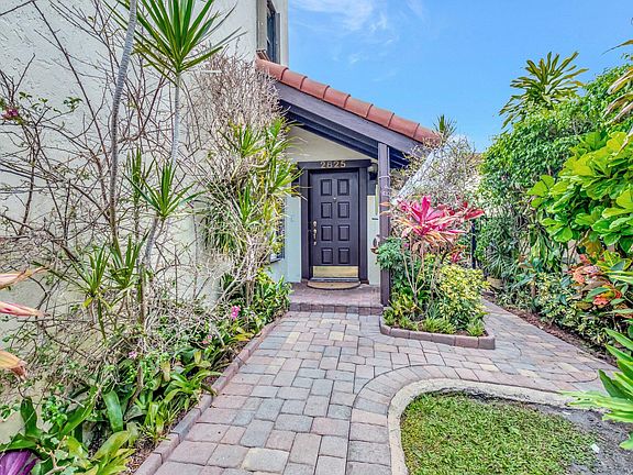 3rd image of 2825 Sand Pine Court