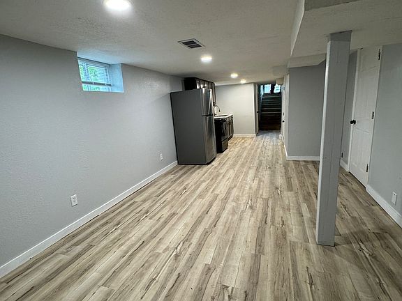 5th image of 1053 Huey St #1