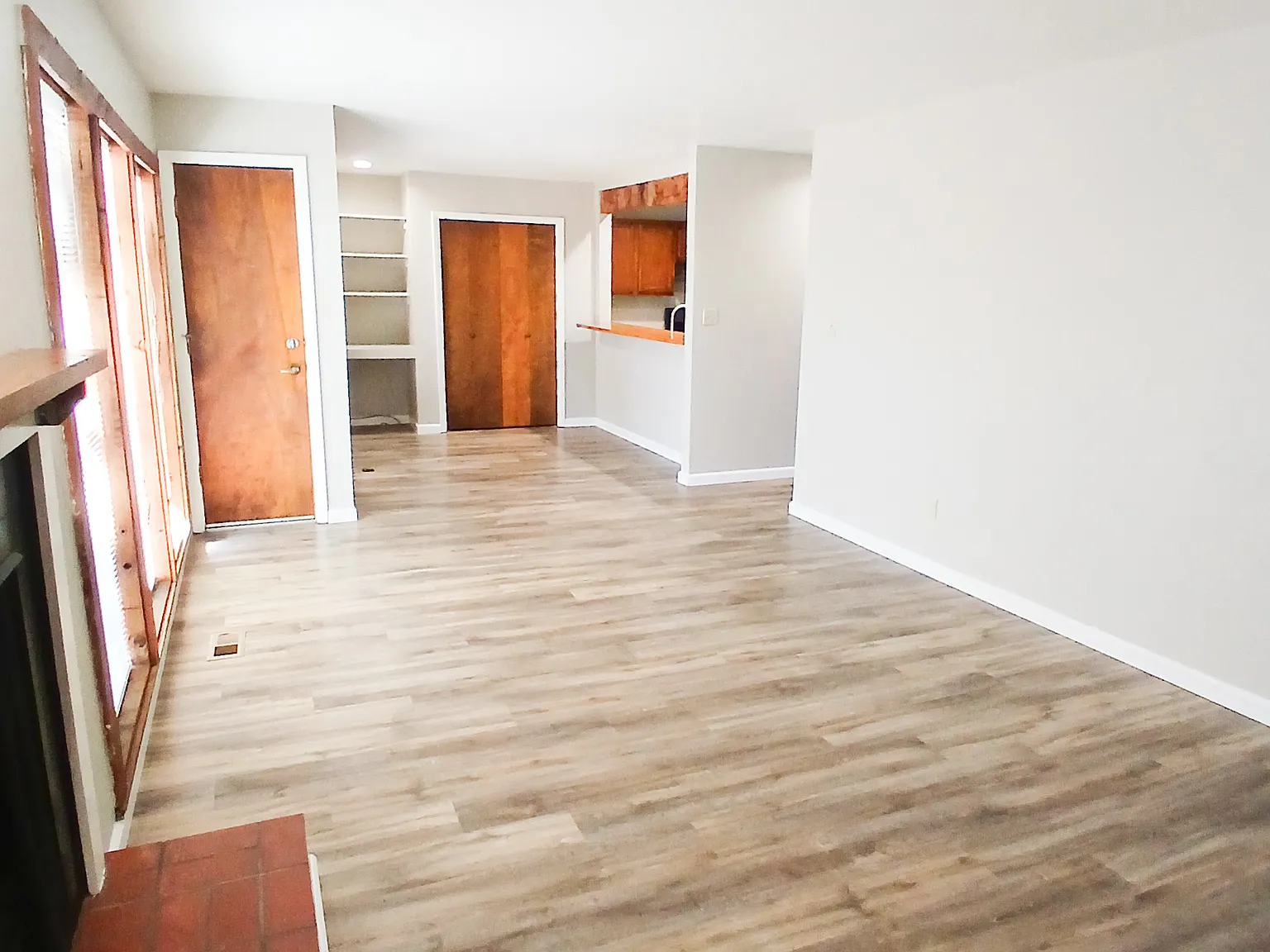 2 bed, 1044 sqft, $1,750 — Photo 4