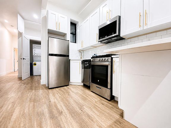 5th image of 193 Jefferson Ave #1C