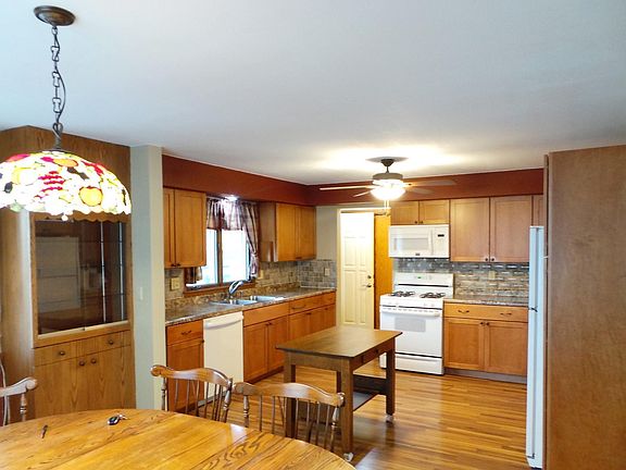 4th image of 2312 10th Ave S