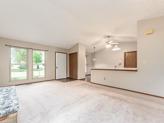2nd image of 3669 Sugar Loaf Ct