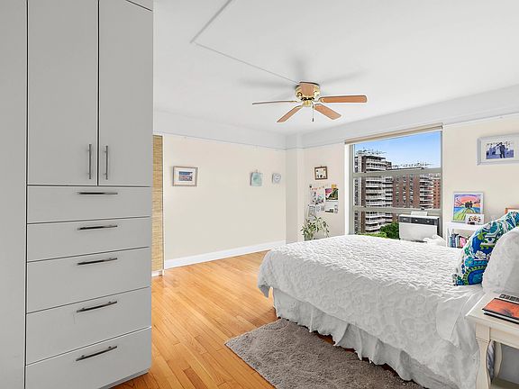 4th image of 70 La Salle St APT 12F