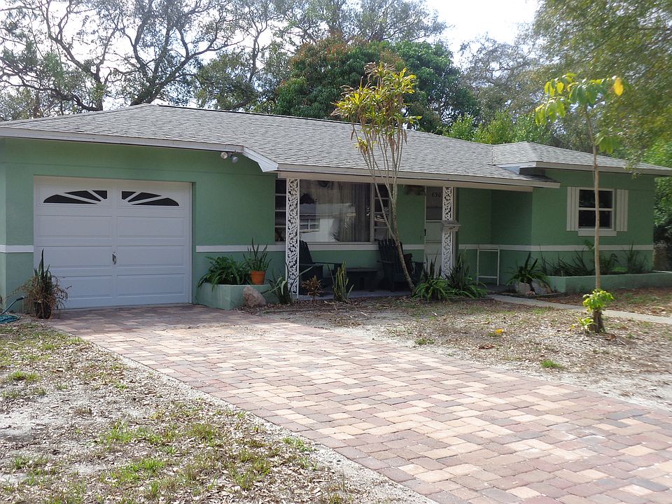 1st image of 636 63rd Ave S