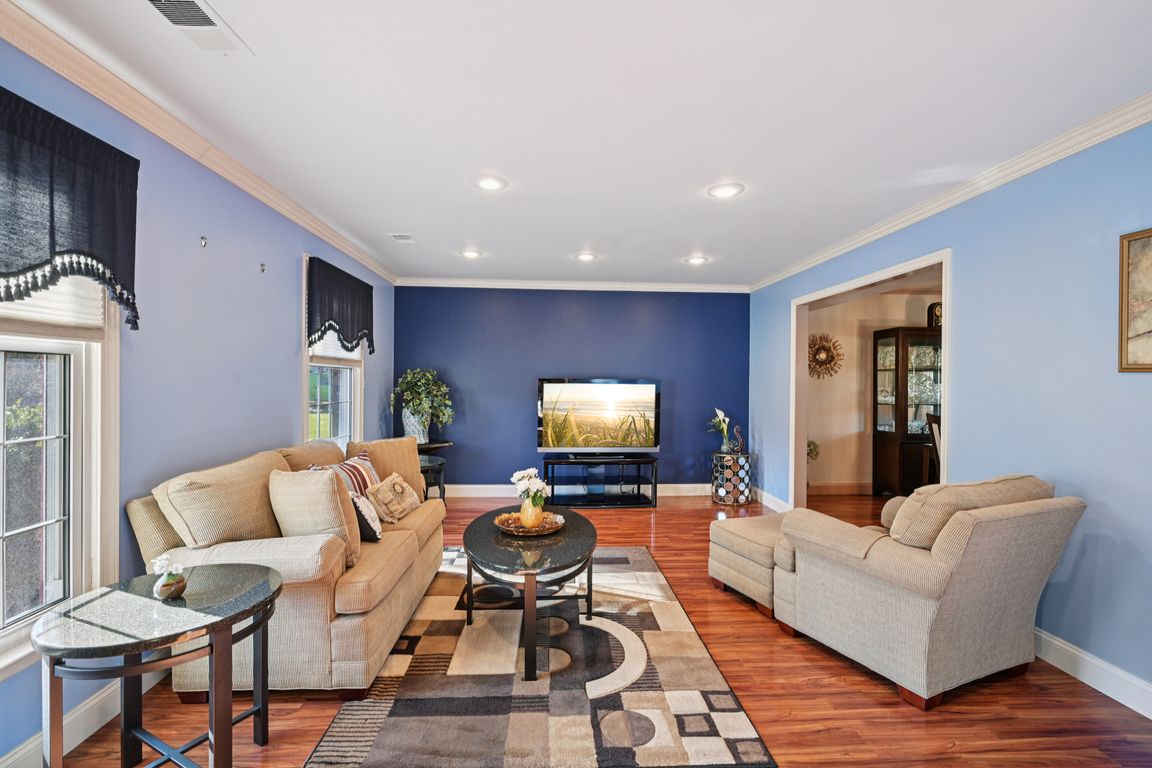 next background image