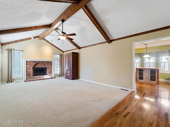 3rd image of 200 Amador Ave