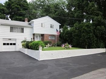 1st image of 133 Laurel Ave
