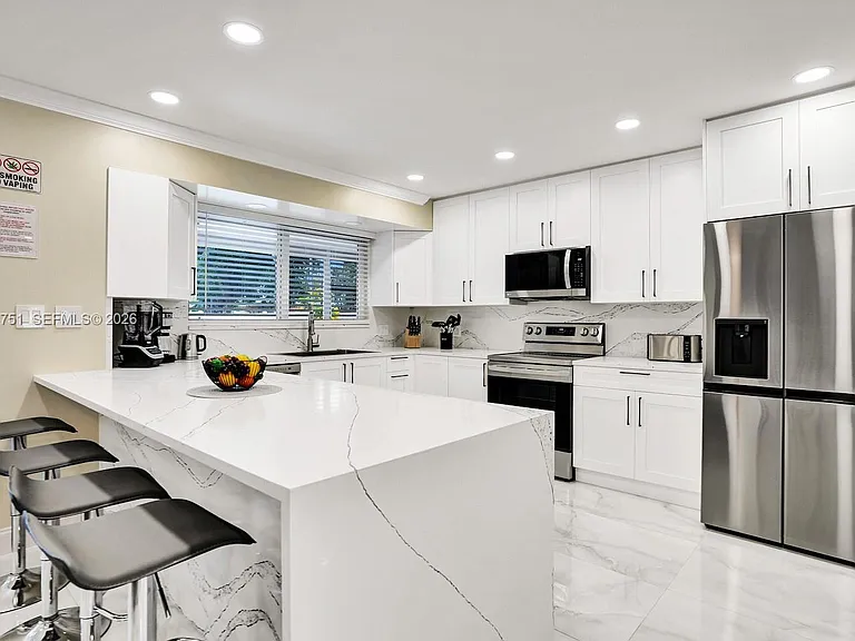 5500 Cleveland St — Photo 13