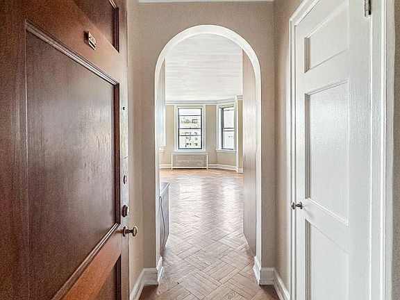 3rd image of 2000 N Lincoln Park W #1503
