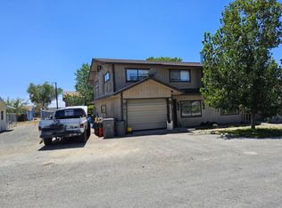 100 Warwick Hills Dr #B, Yerington, NV 89447