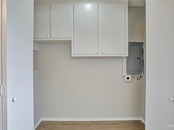 4th image of 1103 San Francisco St