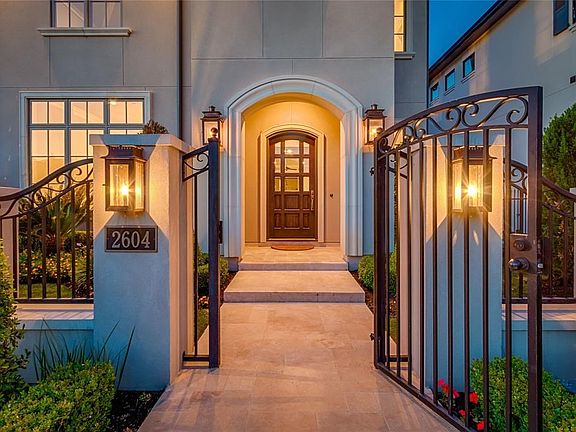 Luxury living at it's finest!  Close proximity to all of the best amenities in The Woodlands including Market Street and Hughes Landing.