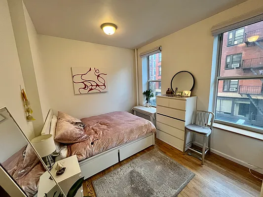 Rented by New York Realty | media 12