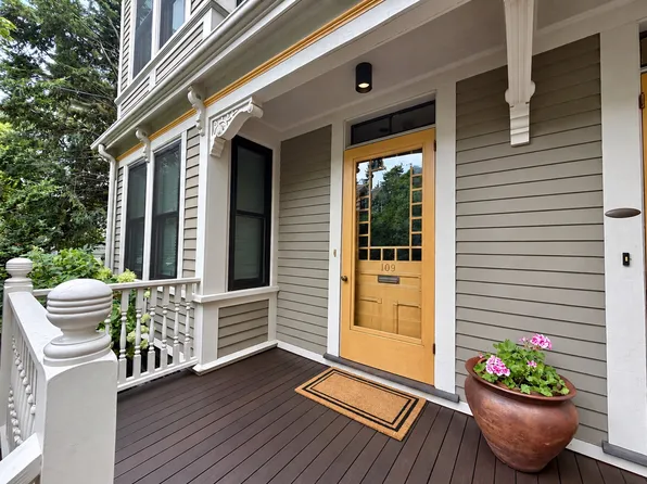 109-111 Hammond St, Cambridge, MA 02138