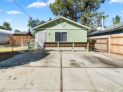 913 Pine Ln, Big Bear City, CA, 92314