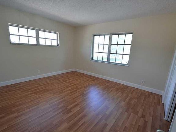 4th image of 760 SE 2 Avenue #D210