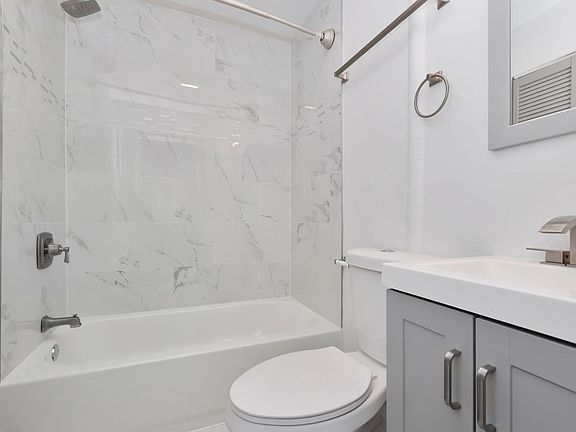 5th image of 2026 S Washtenaw Ave APT 2E