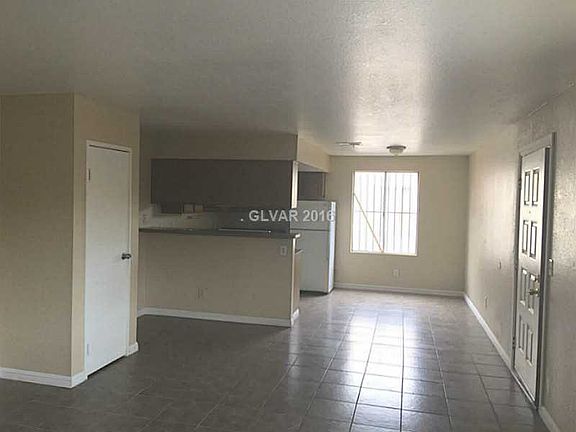 3rd image of 4735 Cessna Ave