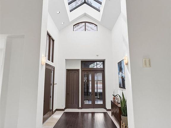 4th image of 163 Glengarry Place