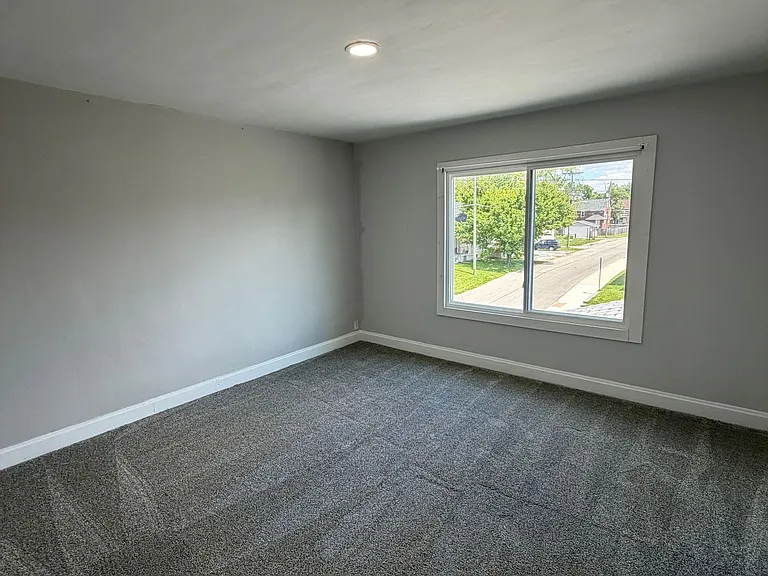 1249 Oakwood Ave — Photo 19