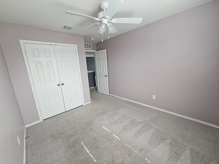 1045 Knightly Ln — Photo 6