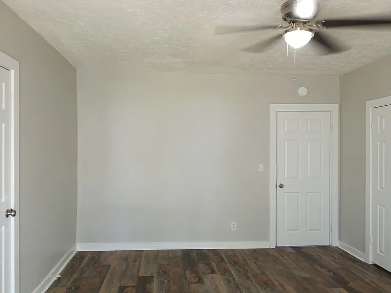 130 Mobile St — Photo 9