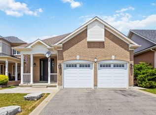 26 Disney Ct, Whitby, ON L1R2X7