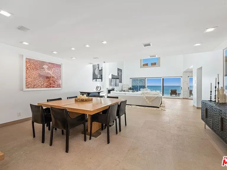 25302 Malibu Rd — Photo 4