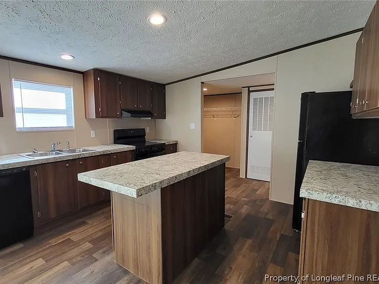 4246 Meadow Rd — Photo 5