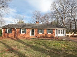 208 Mountainview Rd, King, NC 27021