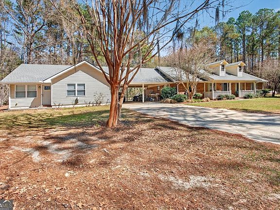 2nd image of 560 Log Landing Rd